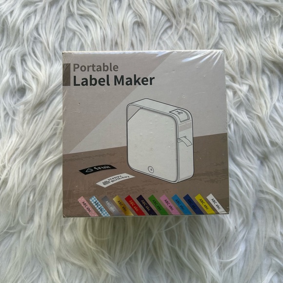 Portable Label Maker - Picture 1 of 4